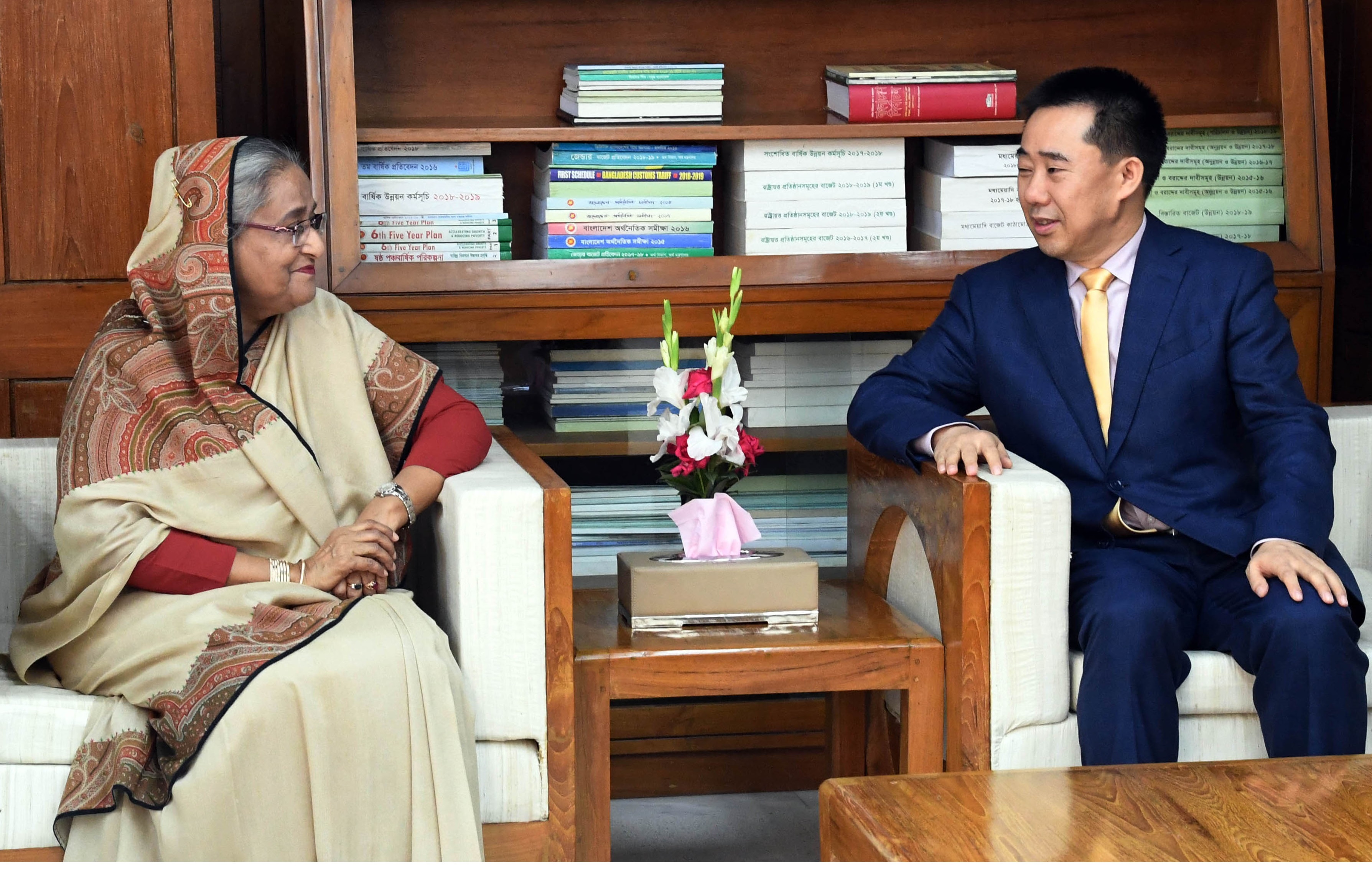 Chinese envoy tells Sheikh Hasina that nation will play a constructive role in solving Rohingya trouble